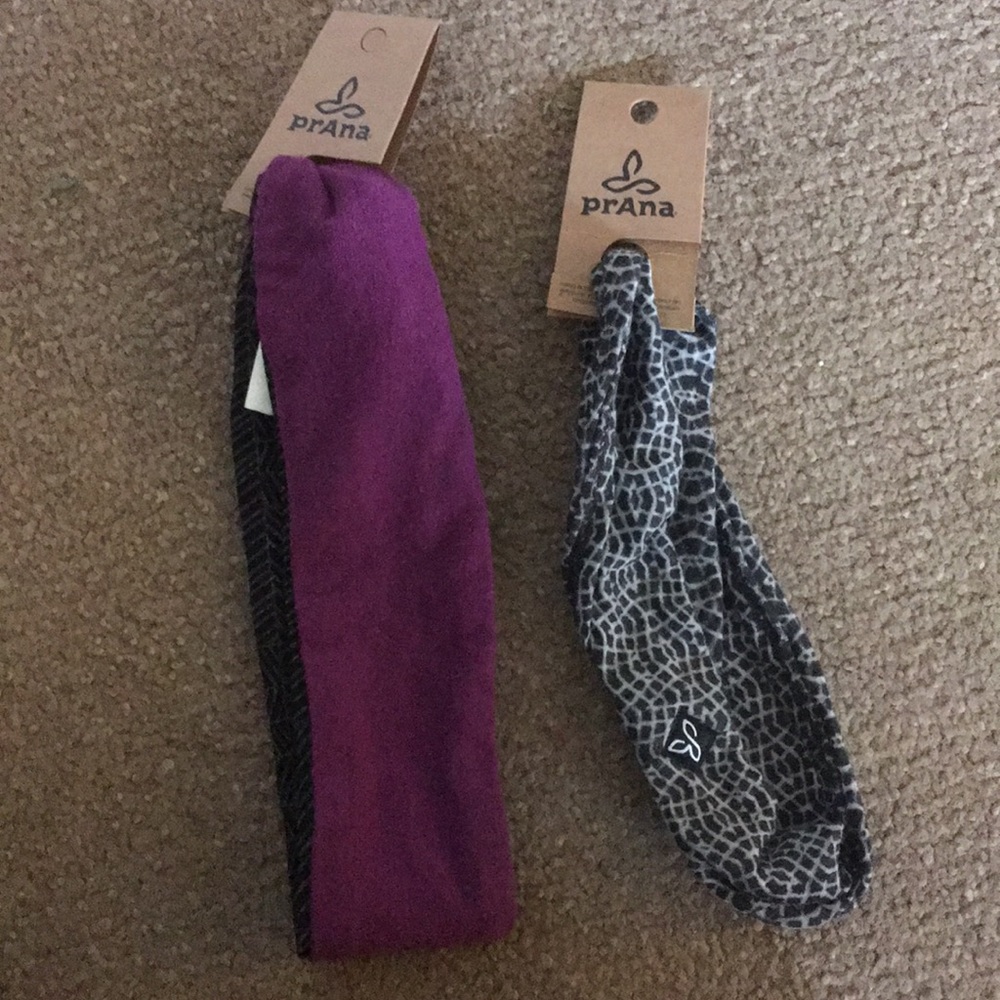 Prana headband - black and white